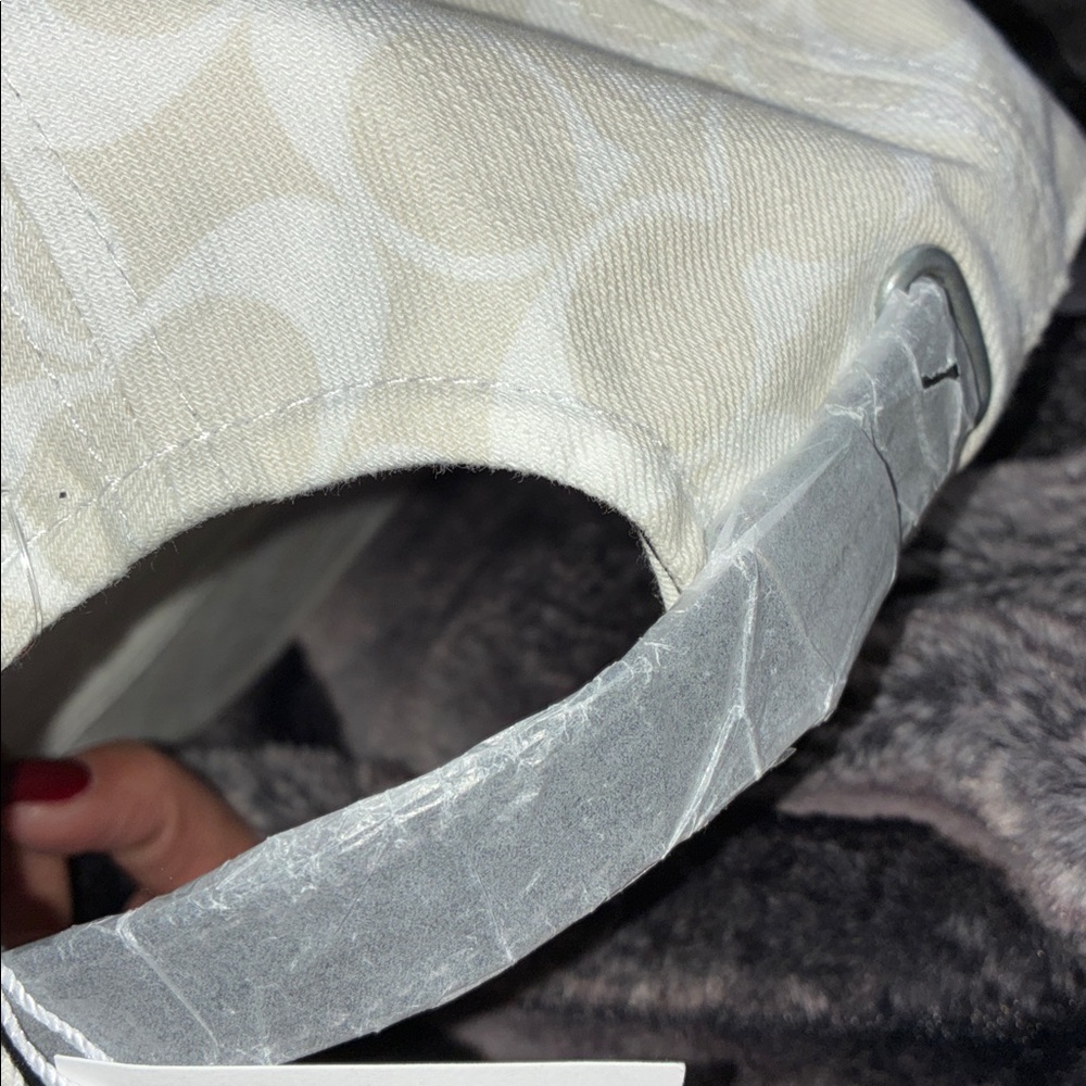 Coach Chalk white beige signature logo baseball cap - Picture 4 of 4
